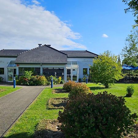 Hotel Restaurant La Tour Romaine - Haguenau - Strasbourg Nord Schweighouse-sur-Moder Экстерьер фото