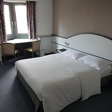 Hotel Restaurant La Tour Romaine - Haguenau - Strasbourg Nord Schweighouse-sur-Moder Экстерьер фото
