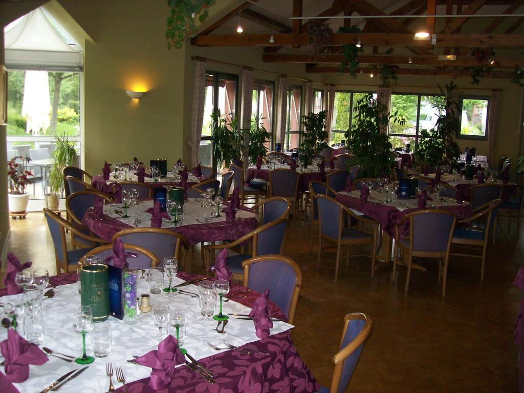 Hotel Restaurant La Tour Romaine - Haguenau - Strasbourg Nord Schweighouse-sur-Moder Экстерьер фото