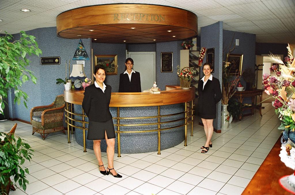 Hotel Restaurant La Tour Romaine - Haguenau - Strasbourg Nord Schweighouse-sur-Moder Экстерьер фото
