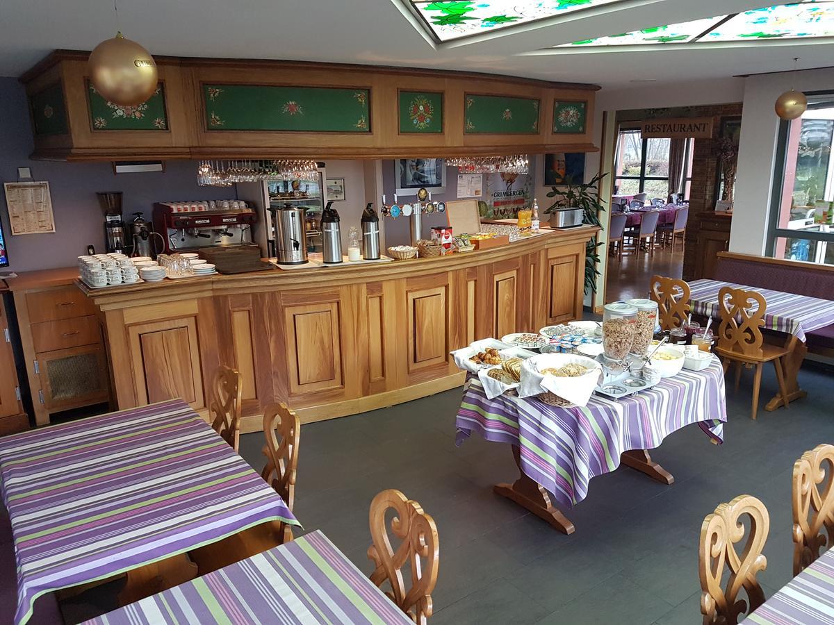 Hotel Restaurant La Tour Romaine - Haguenau - Strasbourg Nord Schweighouse-sur-Moder Экстерьер фото